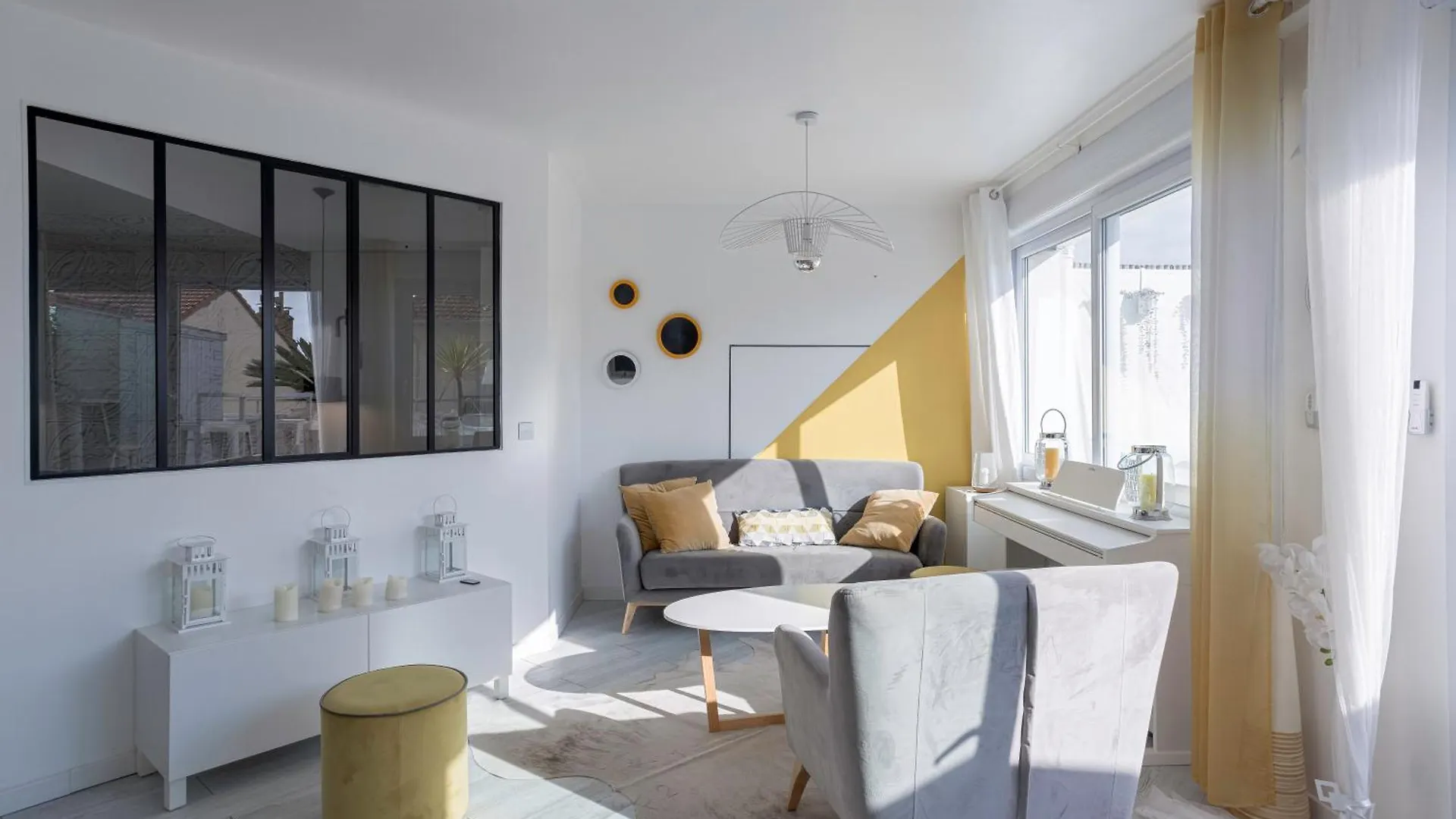 Cannes Bliss - 12Mn A Pied Du Palais, 5Mn Plages, Clim, Terrasse 0*,  France