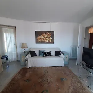  Apartment Le Republique